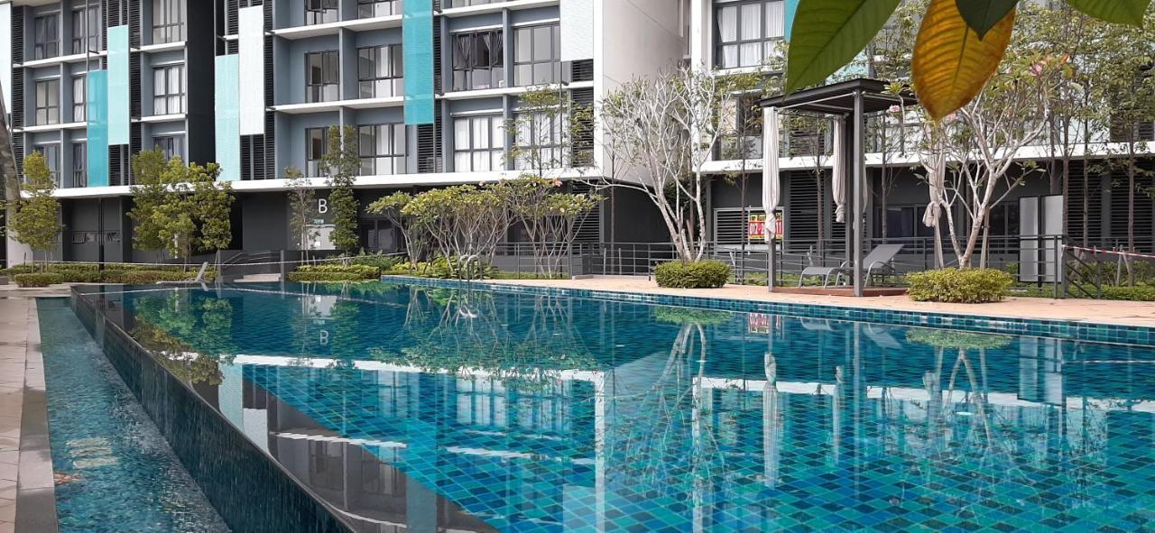Cozystay @ Core Soho Suite Klia Sepang Exterior foto